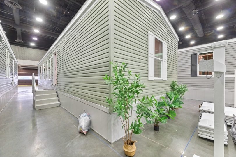 The 16562A has 2 Bedrooms, 2 bathrooms and spans 858 square feet - Image 6