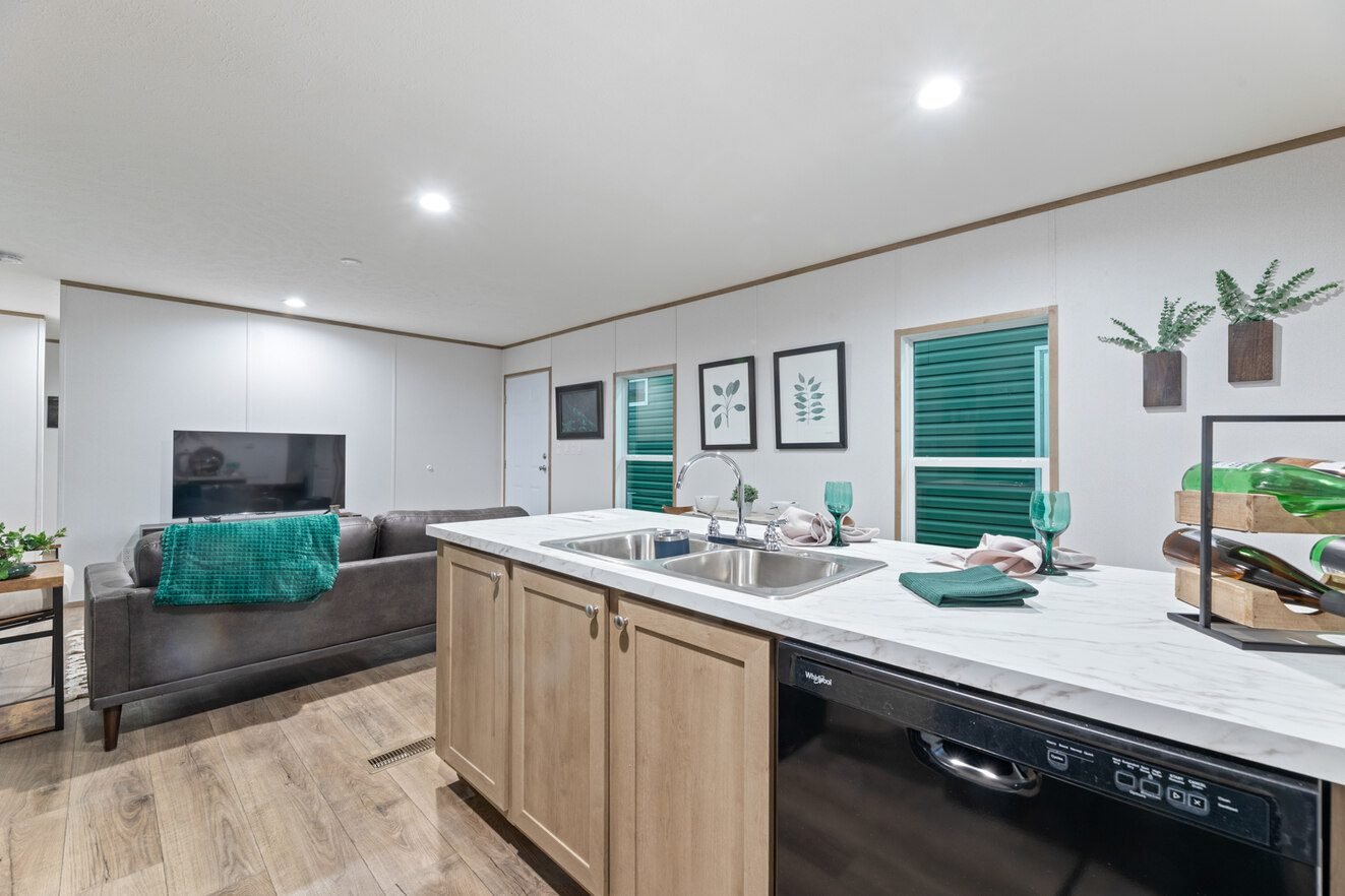 The 16562A has 2 Bedrooms, 2 bathrooms and spans 858 square feet - Image 5